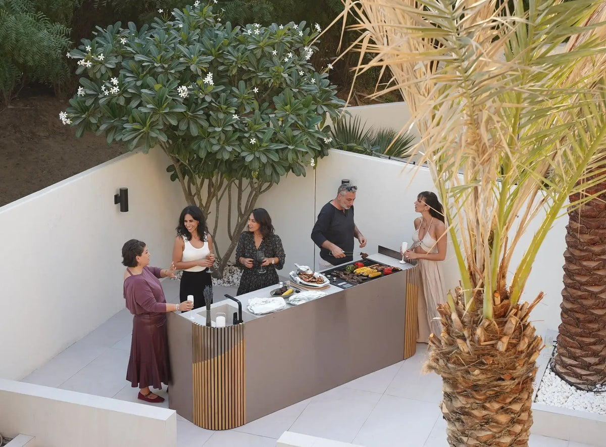 outdoor kitchen